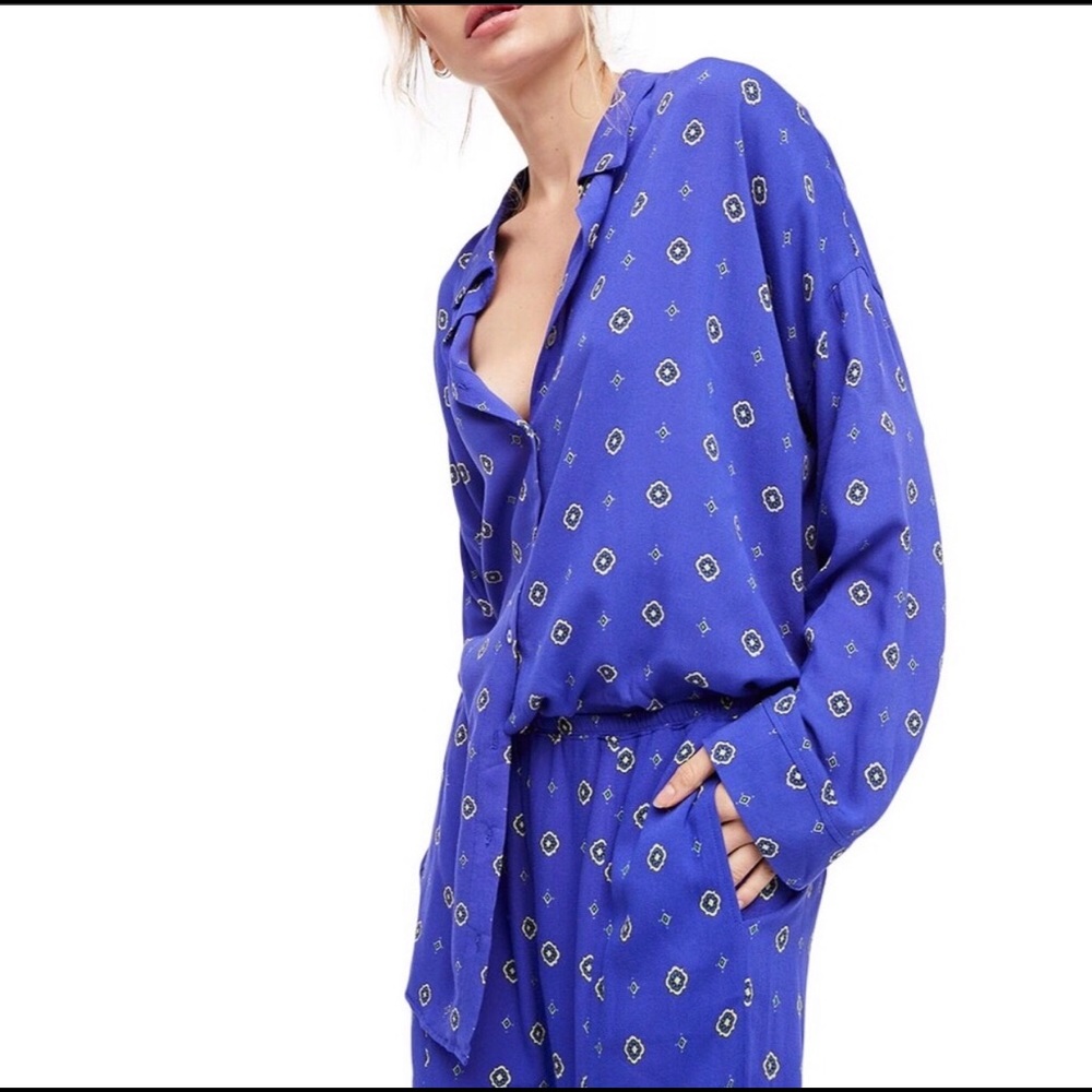 FREE PEOPLE✨printed sleep pullover blouse